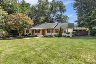 7030 Delta Lake Dr, Charlotte, NC 28215 - Photo 2
