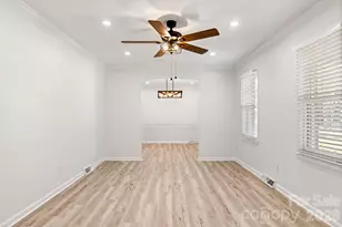 7030 Delta Lake Dr, Charlotte, NC 28215 - Photo 6
