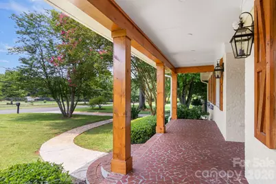 7030 Delta Lake Drive, Charlotte, NC 28215 - Photo 4