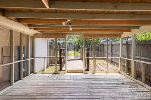 7030 Delta Lake Dr, Charlotte, NC 28215 - Photo 38