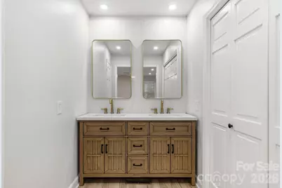 7030 Delta Lake Drive, Charlotte, NC 28215 - Photo 30
