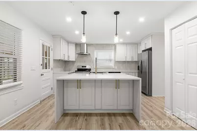 7030 Delta Lake Drive, Charlotte, NC 28215 - Photo 10