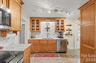 3748 Camp Stewart Rd, Charlotte, NC 28215 - Photo 12
