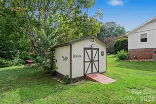 3748 Camp Stewart Rd, Charlotte, NC 28215 - Photo 26