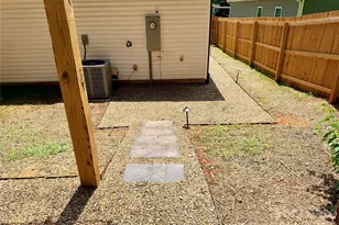 521 N Linwood Ave, Charlotte, NC 28216 - Photo 34