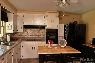 410 Thompson Street S, Stanley, NC 28164 - Photo 6