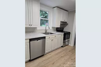 1729 Lakeview Drive, Statesville, NC 28677 - Photo 6