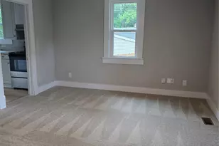 1729 Lakeview Dr, Statesville, NC 28677 - Photo 2