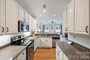 1144 Hampton Gardens Ln, Charlotte, NC 28209 - Photo 22