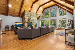 126 Rock Ledge Ln, Sugar Mountain, NC 28604 - Photo 8