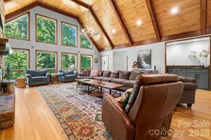 126 Rock Ledge Ln, Sugar Mountain, NC 28604 - Photo 2