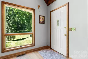 126 Rock Ledge Ln, Sugar Mountain, NC 28604 - Photo 6
