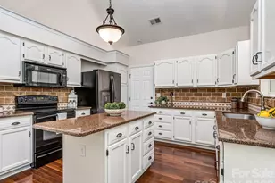 7024 Passeres Ct, Charlotte, NC 28215 - Photo 4