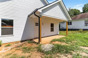 615 Smith St, Shelby, NC 28150 - Photo 2
