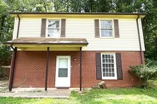 137 Sleepy Hollow Rd, Charlotte, NC 28217 - Photo 1