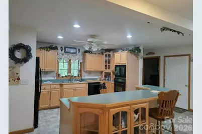 225 White Oak Road, Burnsville, NC 28714 - Photo 8