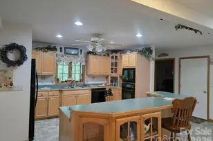 225 White Oak Rd, Burnsville, NC 28714 - Photo 8