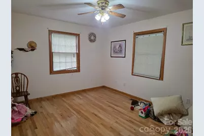 225 White Oak Road, Burnsville, NC 28714 - Photo 16