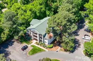 1052 Churchill Downs Ct, Charlotte, NC 28211 - Photo 2