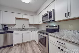 1052 Churchill Downs Ct, Charlotte, NC 28211 - Photo 6