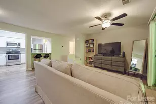 1052 Churchill Downs Ct, Charlotte, NC 28211 - Photo 10