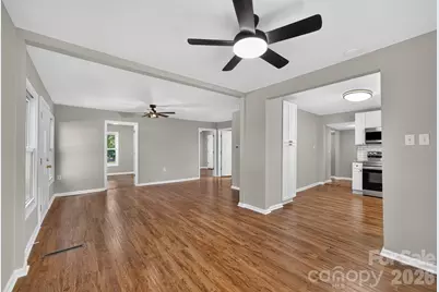 620 10th Street Boulevard NW, Hickory, NC 28601 - Photo 6