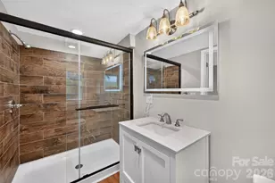 620 10th St Blvd NW, Hickory, NC 28601 - Photo 18