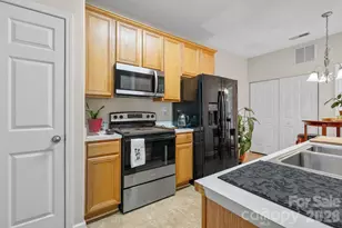 5757 Fox Ridge Ln, Winston Salem, NC 27104 - Photo 10