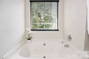 6634 Bells Mill Dr, Charlotte, NC 28269 - Photo 22