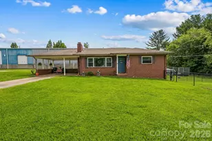 691 Central St, Hudson, NC 28638 - Photo 1