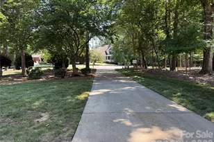 241 Tawny Bark Dr, Mooresville, NC 28117 - Photo 2