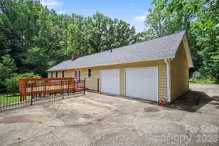 519 Raintree Dr, Matthews, NC 28104 - Photo 40