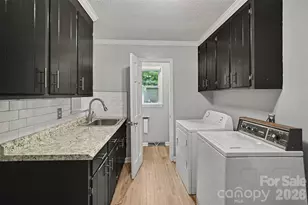 519 Raintree Dr, Matthews, NC 28104 - Photo 12
