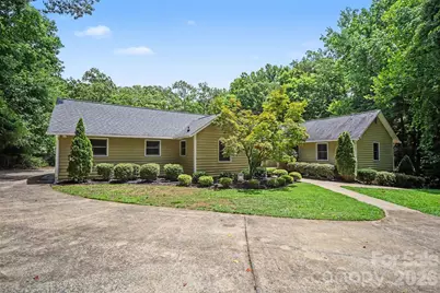 519 Raintree Drive, Matthews, NC 28104 - Photo 2