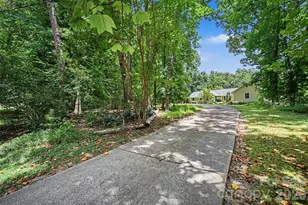 519 Raintree Dr, Matthews, NC 28104 - Photo 44