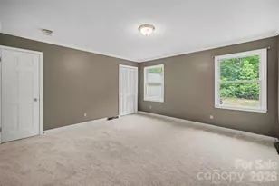 519 Raintree Dr, Matthews, NC 28104 - Photo 18