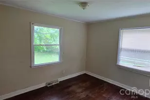 2216 Yadkin Ave, Charlotte, NC 28205 - Photo 14