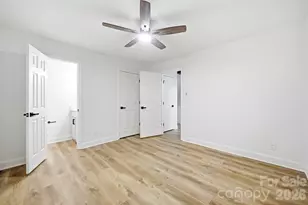 1453 Grovewood Dr, Charlotte, NC 28208 - Photo 20