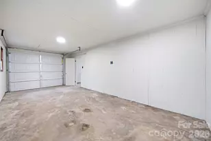 1453 Grovewood Dr, Charlotte, NC 28208 - Photo 24