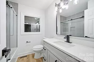 1453 Grovewood Dr, Charlotte, NC 28208 - Photo 16