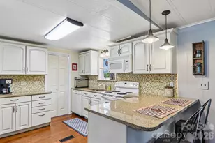 305 Meadowbrook Ct, Hendersonville, NC 28792 - Photo 22