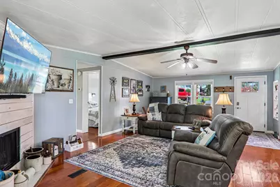 305 Meadowbrook Court, Hendersonville, NC 28792 - Photo 14