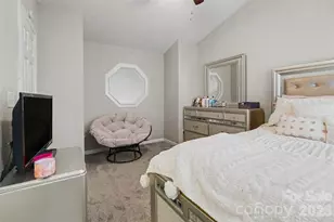 5845 Cougar Ln, Charlotte, NC 28269 - Photo 10