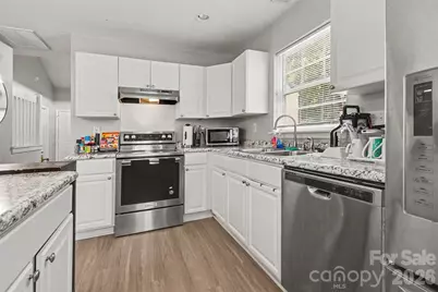 5845 Cougar Lane, Charlotte, NC 28269 - Photo 8