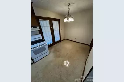 100 W 17th Street, Newton, NC 28658 - Photo 2