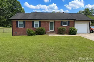 1507 Dallas Cherryville Hwy, Dallas, NC 28034 - Photo 1