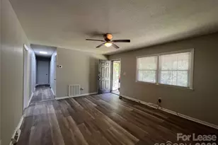 610 Belfast Dr, Gastonia, NC 28052 - Photo 2