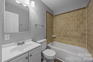 9300 Edgevale Dr, Charlotte, NC 28216 - Photo 10
