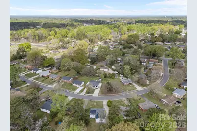 9300 Edgevale Drive, Charlotte, NC 28216 - Photo 30