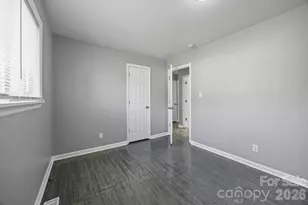 9300 Edgevale Dr, Charlotte, NC 28216 - Photo 16